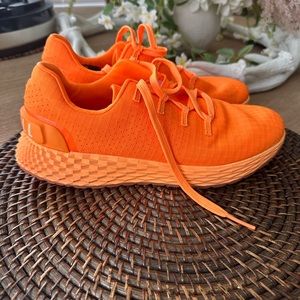 Unisex NO BULL training shoe orange like new M7.5 W9